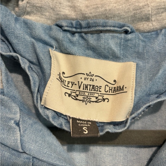 Jean jacket - Picture 2 of 5